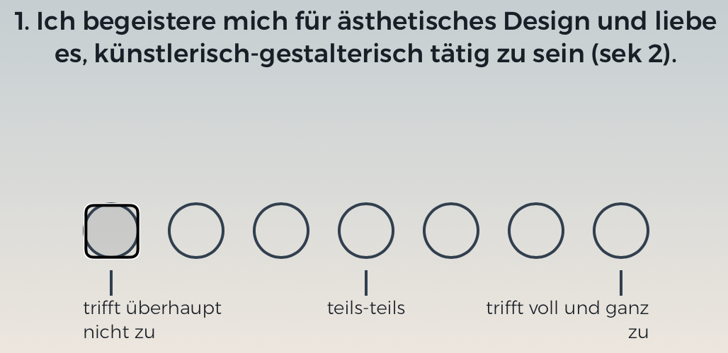 Bildschirmausschnitt einer Frage im Fragebogen in der App Circles. Es gibt 7 Antwortmöglichkeiten und 3 Beschriftungen: trifft überhaupt nicht zu, teils teils, trifft voll und ganz zu. Die erste Schaltfläche ist umrahmt.